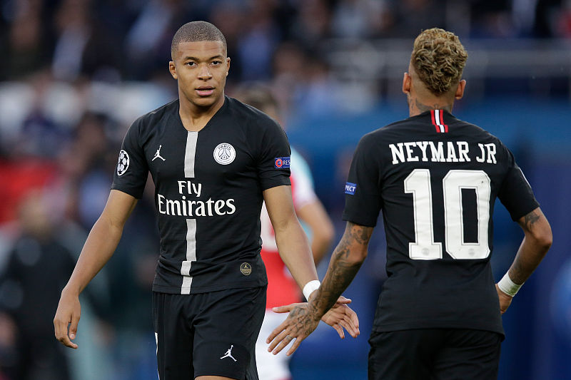 他在防守端 他在防守端