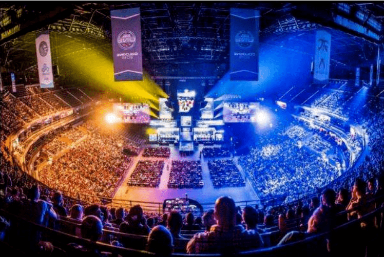 的表现更加 的表现更加