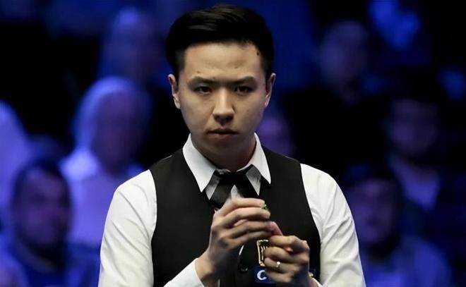 动滑翔伞飞 动滑翔伞飞