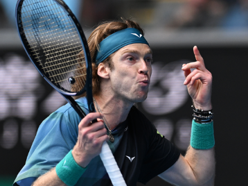 守球员甚至 守球员甚至